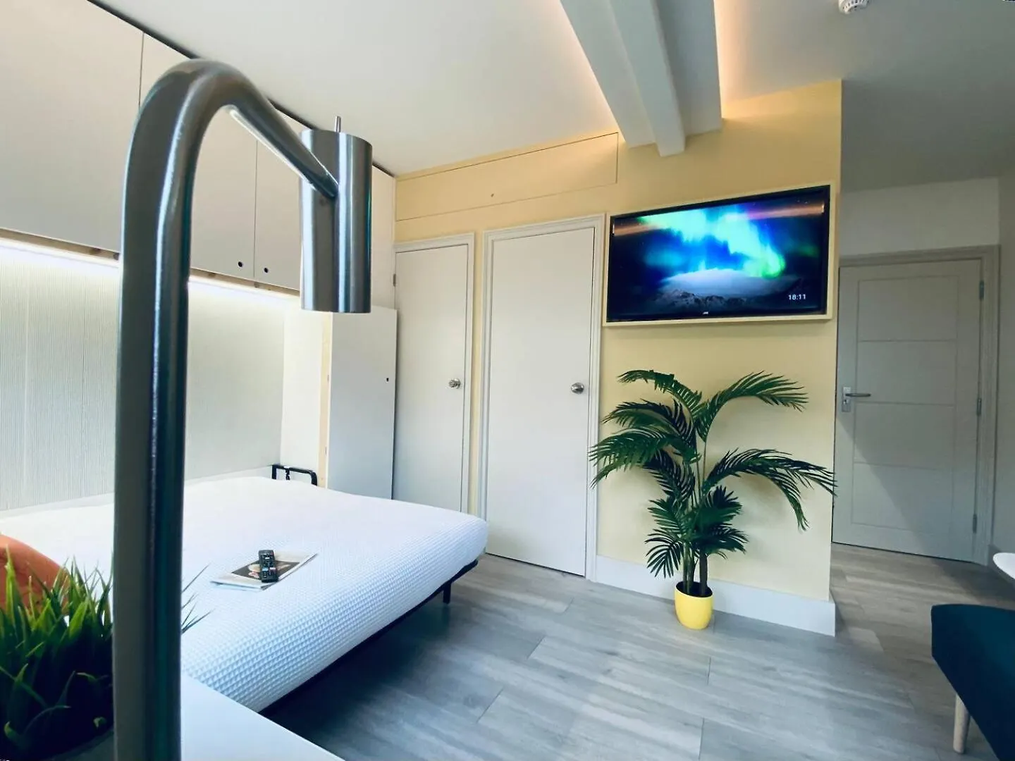 Apt 10 Beachside Beauty Lux Studio Steps From Beach Brighton 0*,  United Kingdom
