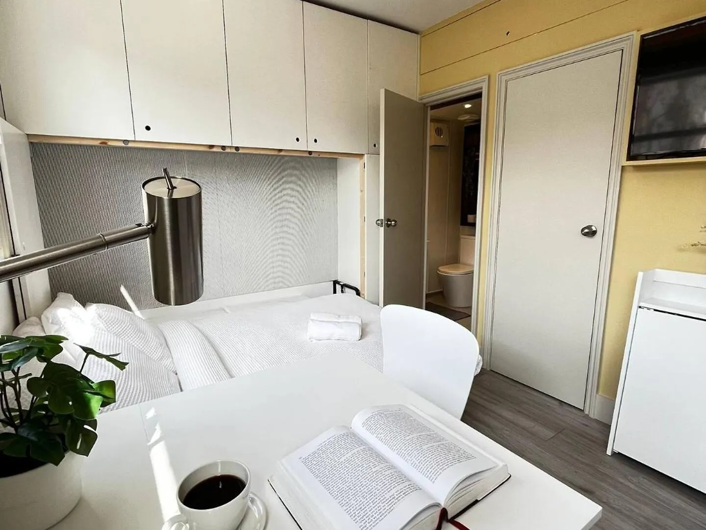 Apt 10 Beachside Beauty Lux Studio Steps From Beach Brighton