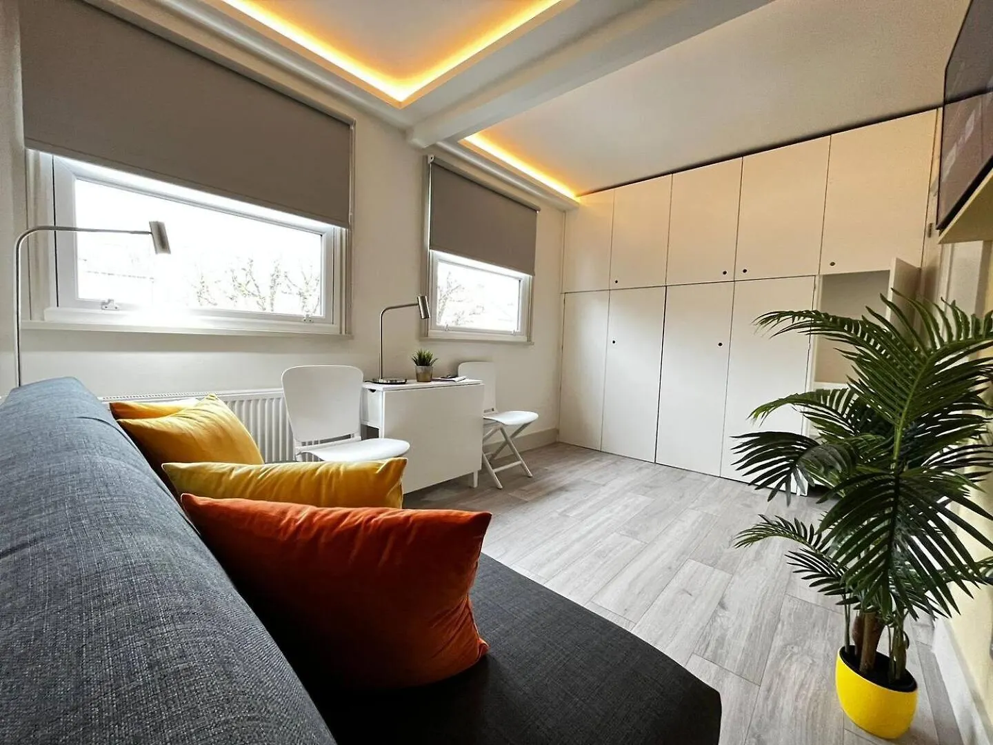 Apartment Apt 10 Beachside Beauty Lux Studio Steps From Beach Brighton