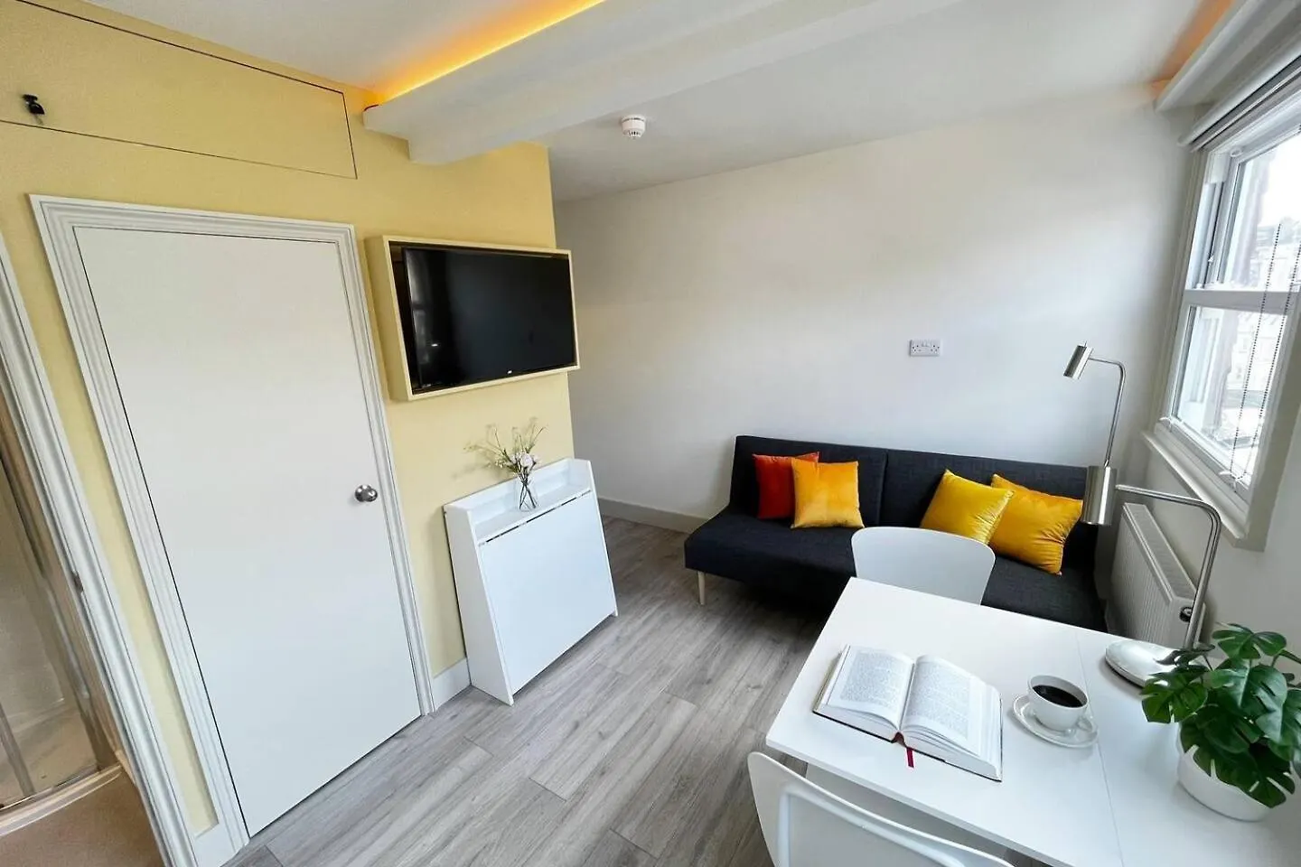 Apt 10 Beachside Beauty Lux Studio Steps From Beach Brighton