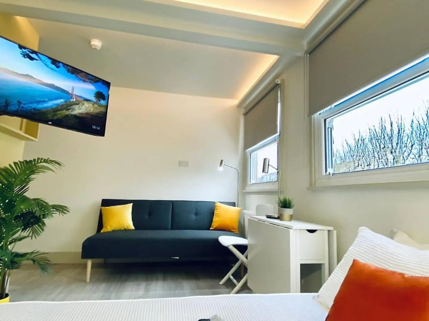 Apt 10 Beachside Beauty Lux Studio Steps From Beach Brighton Apartment