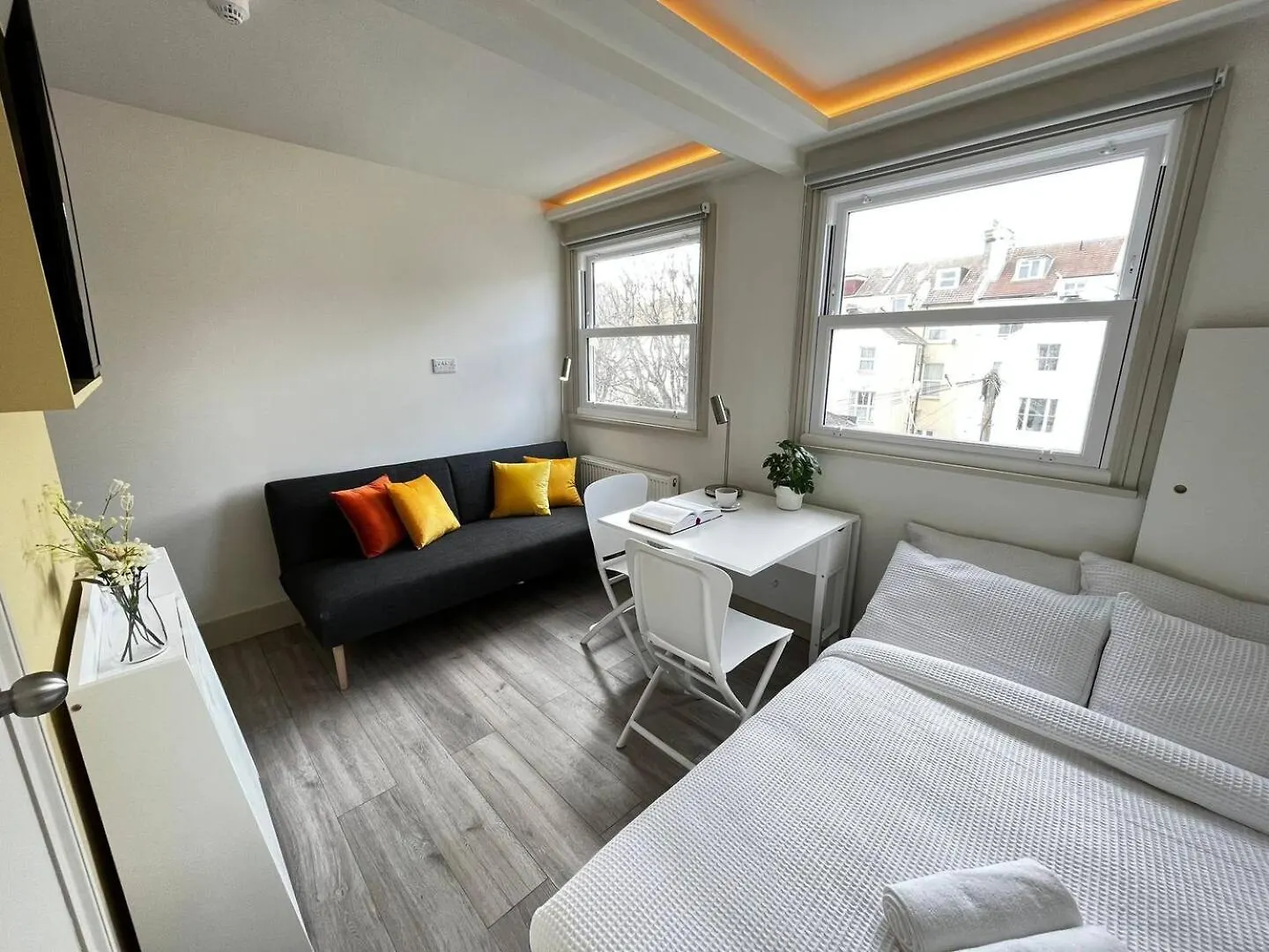 Apt 10 Beachside Beauty Lux Studio Steps From Beach Brighton 0*,  United Kingdom